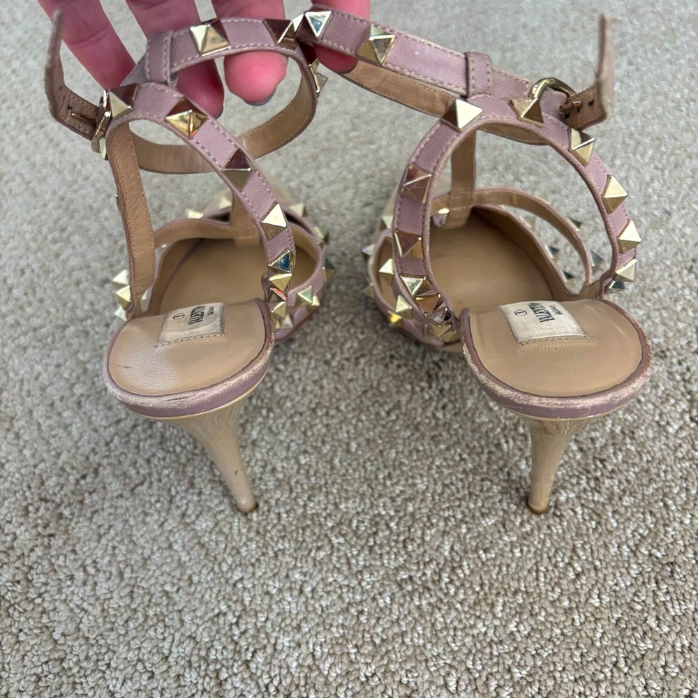 Valentino Garavani Patent Rockstud Caged Pumps 100 MM size 39 - Picture 8 of 16
